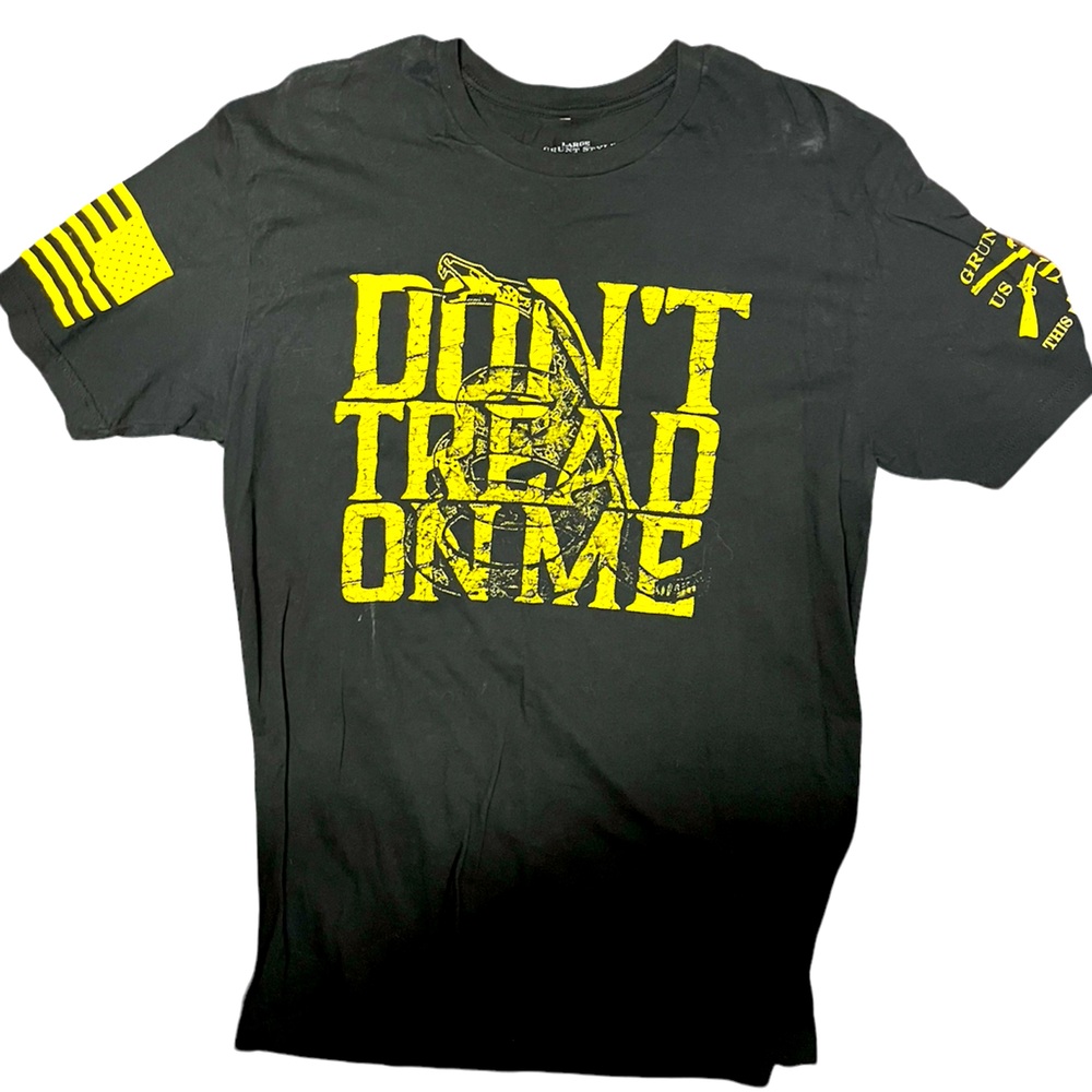 Don't tread on me shirt; size Large